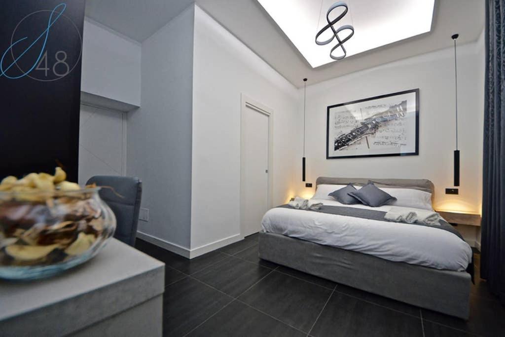 Suite Quarantotto Napoli Bagian luar foto