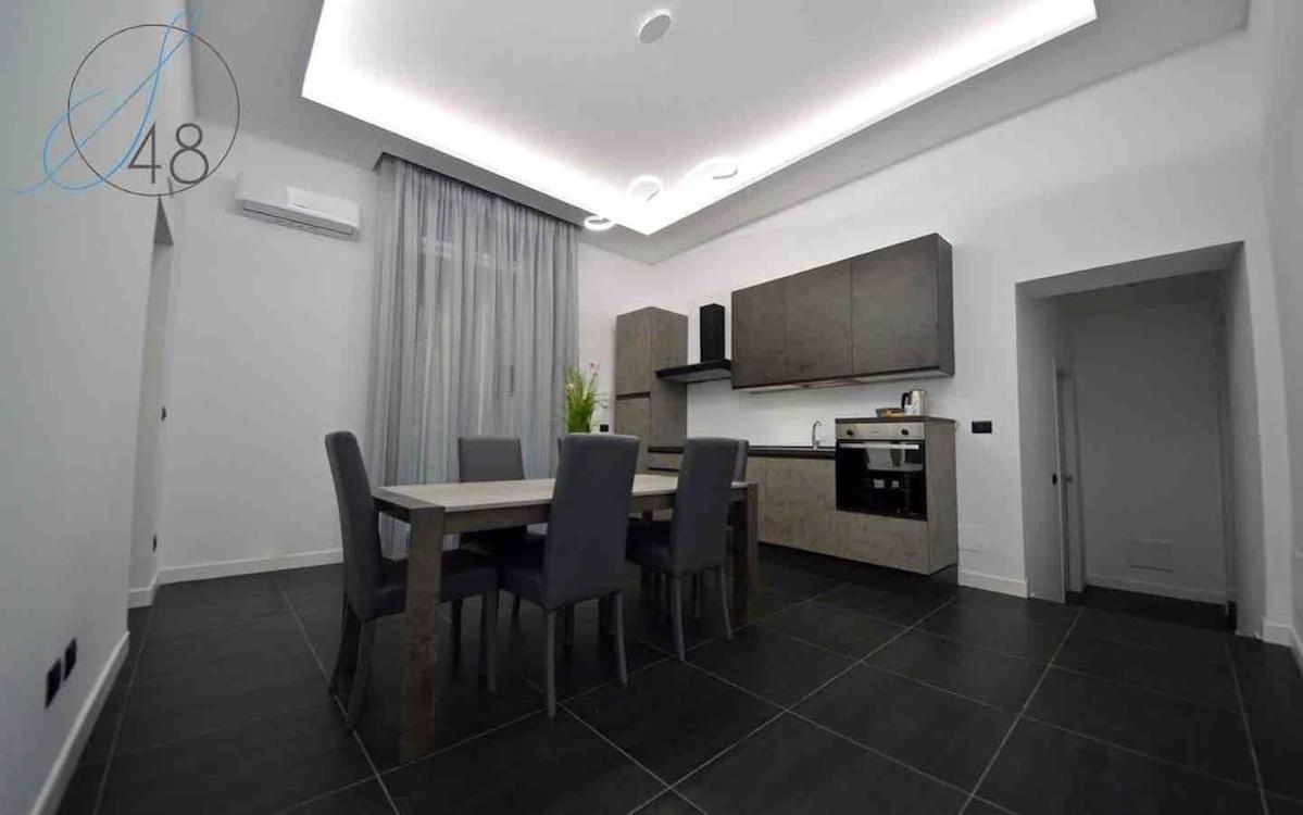 Suite Quarantotto Napoli Bagian luar foto